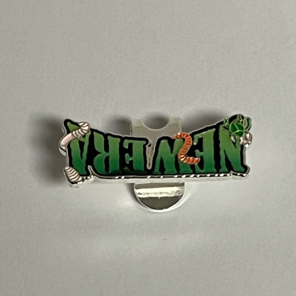 New Era Blip Hat Pin Pins Hats Bag Fitted Brim Clip Spell Out Silver Green Bugs - Picture 4 of 8